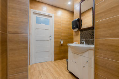 Na zdjęciu znajduje się łazienka w salonie masaż&odnowa Puchalski
